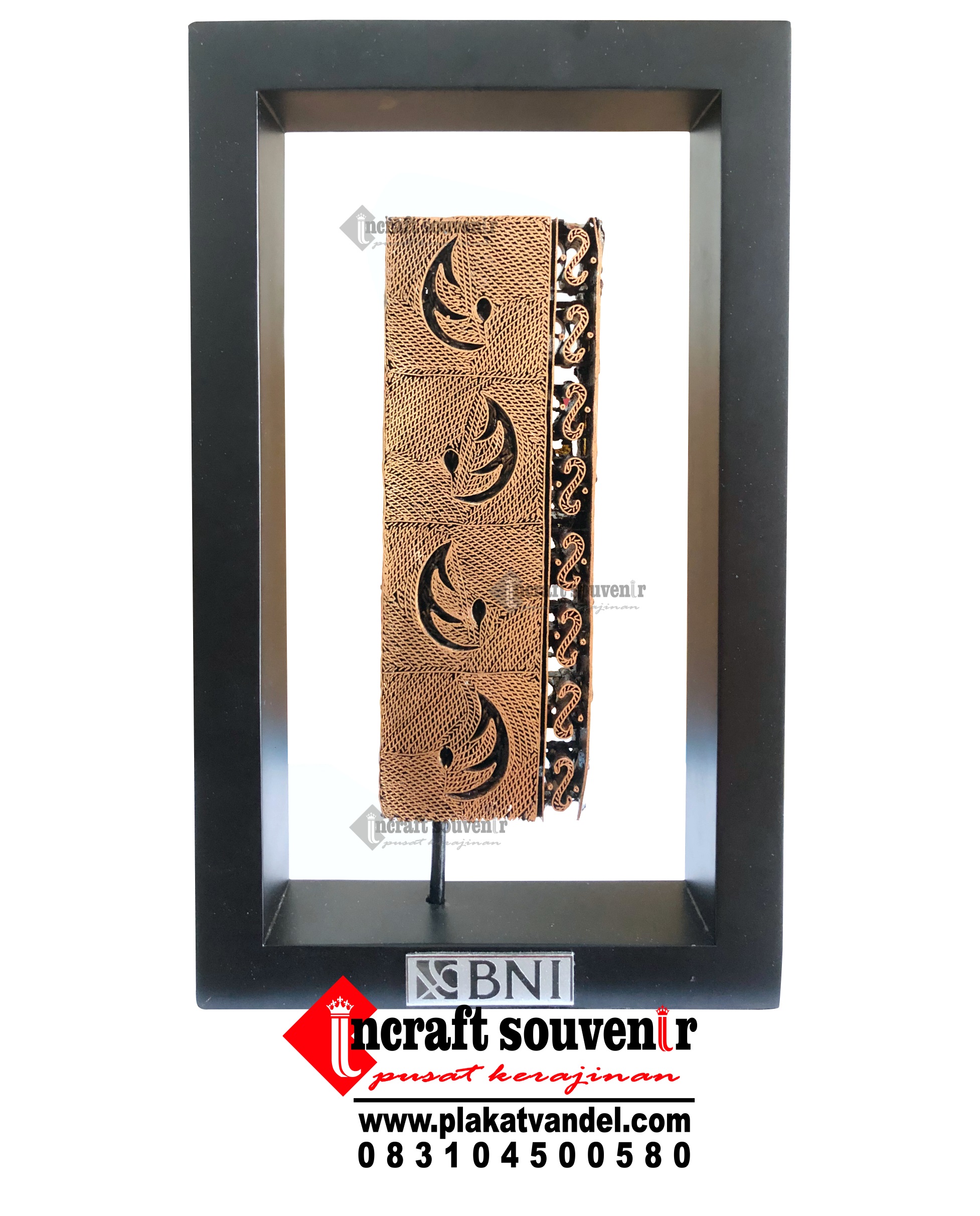 PLAKAT KAYU FRAME CAP BATIK TEMBAGA BNI K28