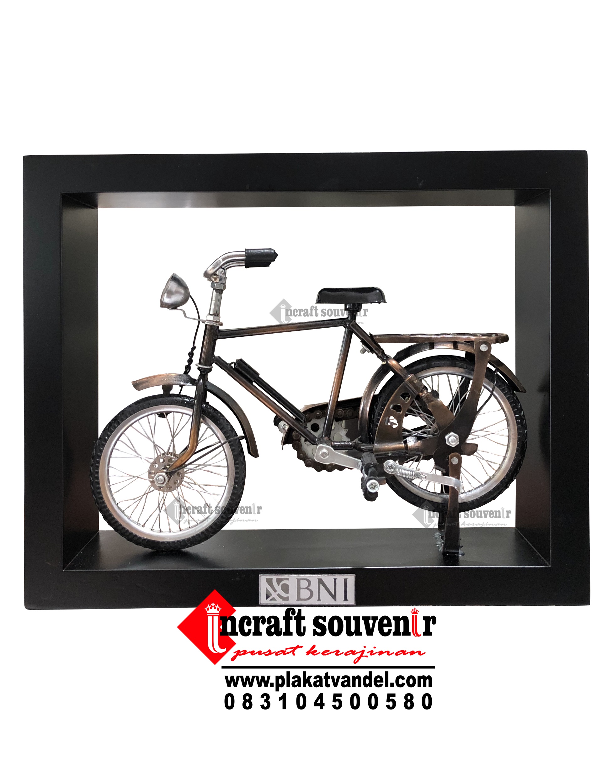 PLAKAT KAYU BOX CUSTOM KUNINGAN K3