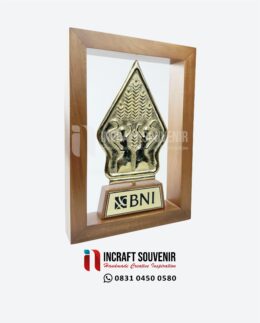 PLAKAT KAYU FRAME COKLAT GUNUNGAN KARAWANG CUSTOM K69