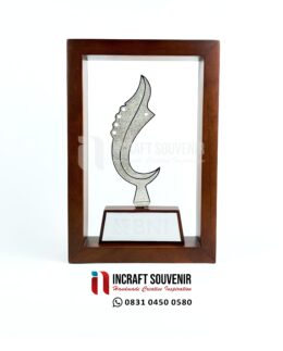 PLAKAT KAYU FRAME CUSTOM KUJANG BNI K76